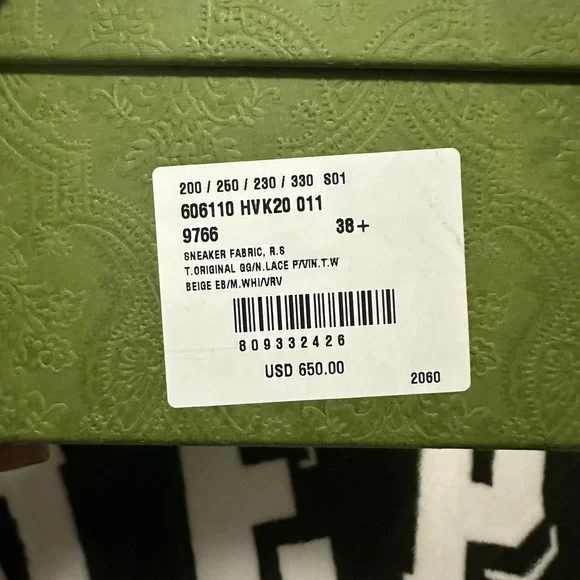 Gucci shoes never worn looking for new home - Picture 4 of 4